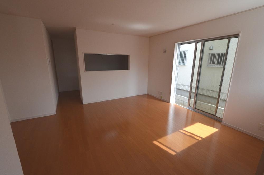 Living. No. 6 place of living photo Spacious moments of holiday family gatherings in the living room