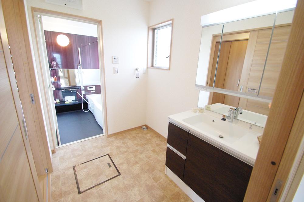 Wash basin, toilet. Our construction case