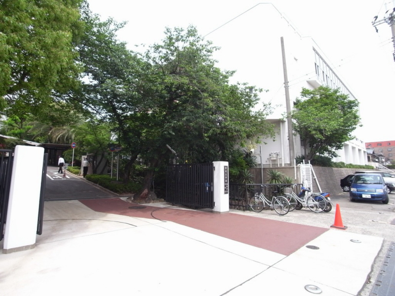 Junior high school. 1404m until Hibarigaoka Gakuen junior high school (junior high school)