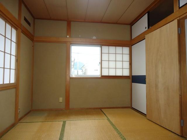 Non-living room. Second floor Japanese-style room