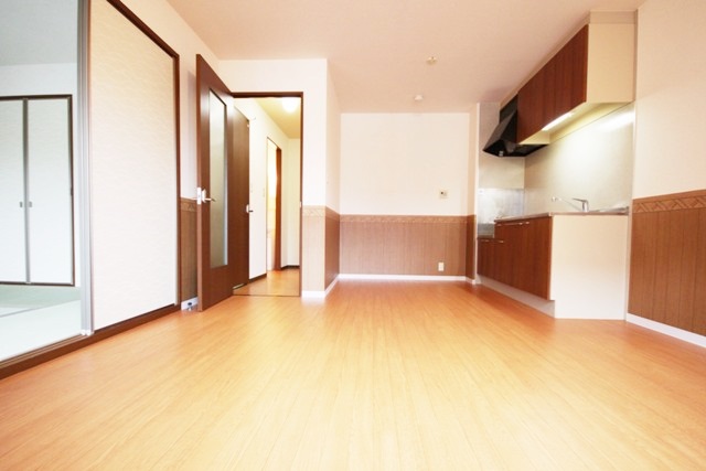 Living and room. Day is also a good bright living