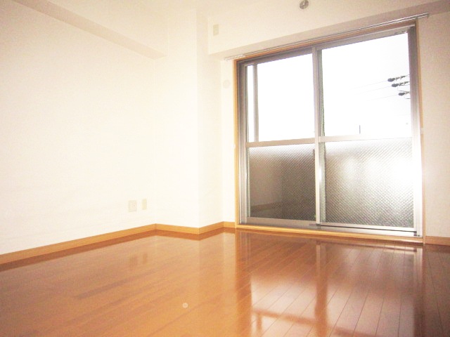 Other room space. There is luxury in woodgrain