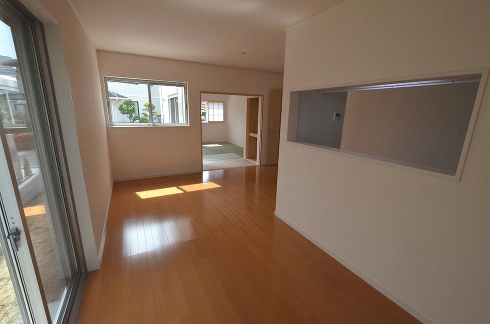 Same specifications photos (living). Living photo of the company's construction cases