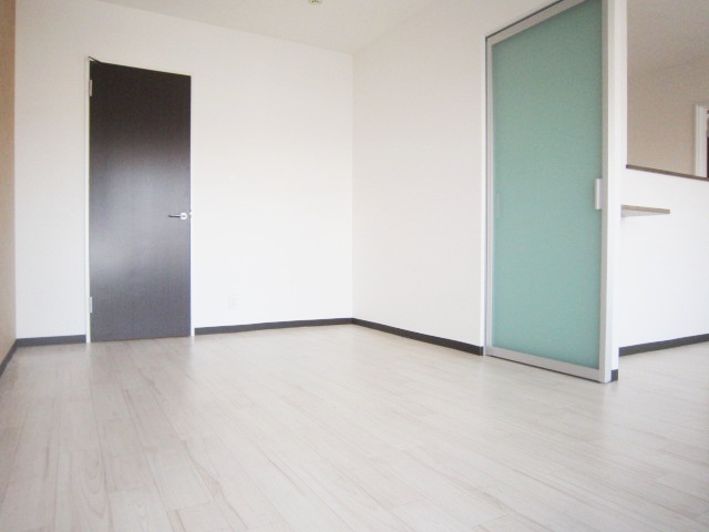 Other room space. It has luxury on the floor of woodgrain