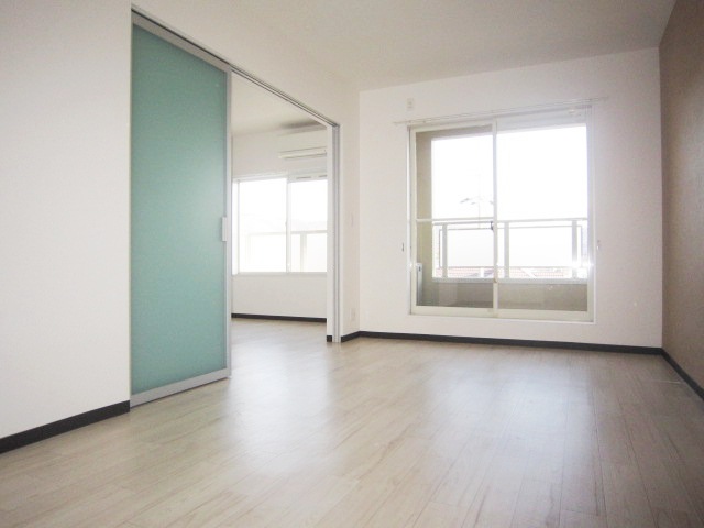 Living and room. Good of the living room is also a day on the south-facing