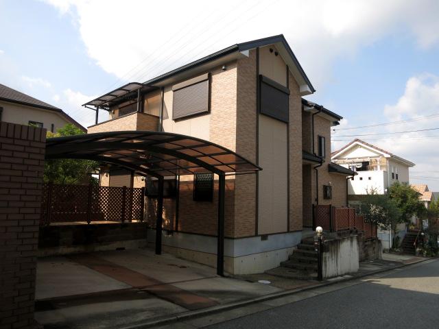 Local appearance photo. Property appearance (from the southeast side)