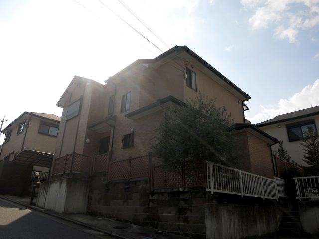 Local appearance photo. Property appearance (from the northeast side)