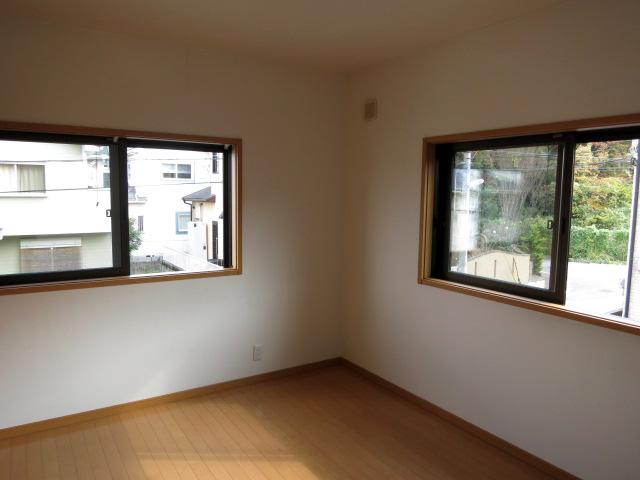 Non-living room. The second floor east side Western-style 6 Pledge