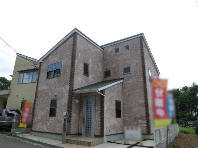 Local appearance photo. Property appearance (from the northwest side)