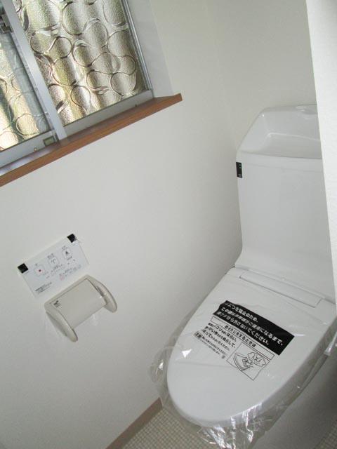 Toilet. Indoor (September 2013) Shooting