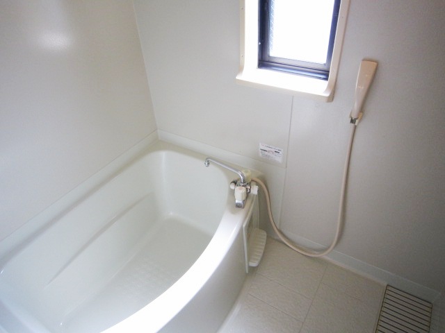 Bath. Effortlessly ventilation because there is also a window