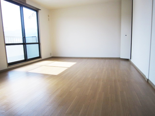 Living and room. Since there is also about 10 Pledge remains think the arrangement of furniture