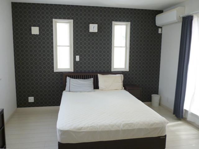 Non-living room. Master bedroom