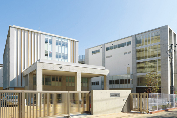 Surrounding environment. Municipal MinatoShoKusunoki junior high school (a 20-minute walk ・ About 1570m)
