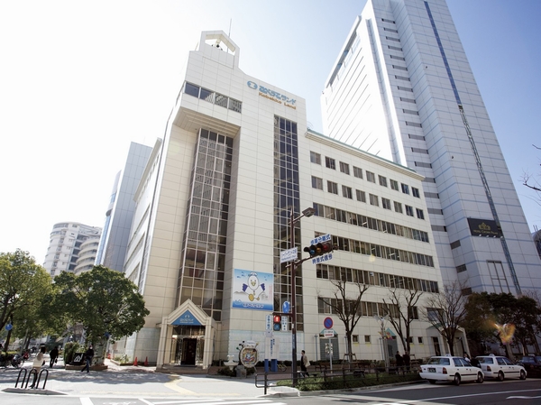 Soon also to Kobe City General Children's Center "Kobekko Land" (1 minute walk). To host events and seminars to enjoy in parent and child throughout the year, So to speak, is the parent-child theme park