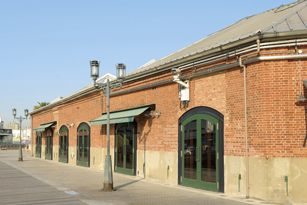 Surrounding environment. Kobe brick warehouse (2-minute walk ・ About 150m)