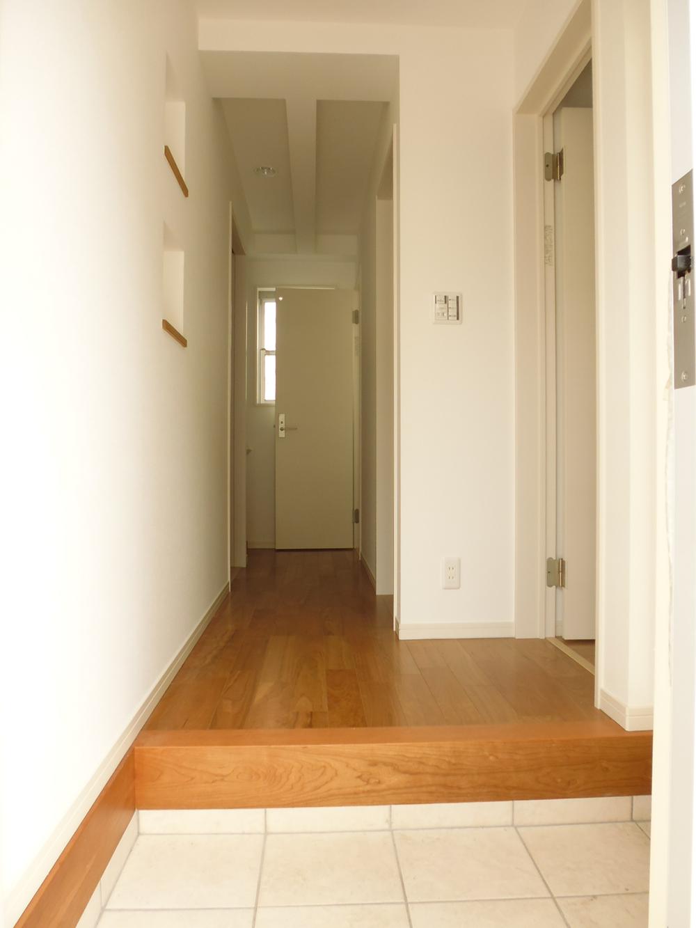 Entrance.  ■ Entrance