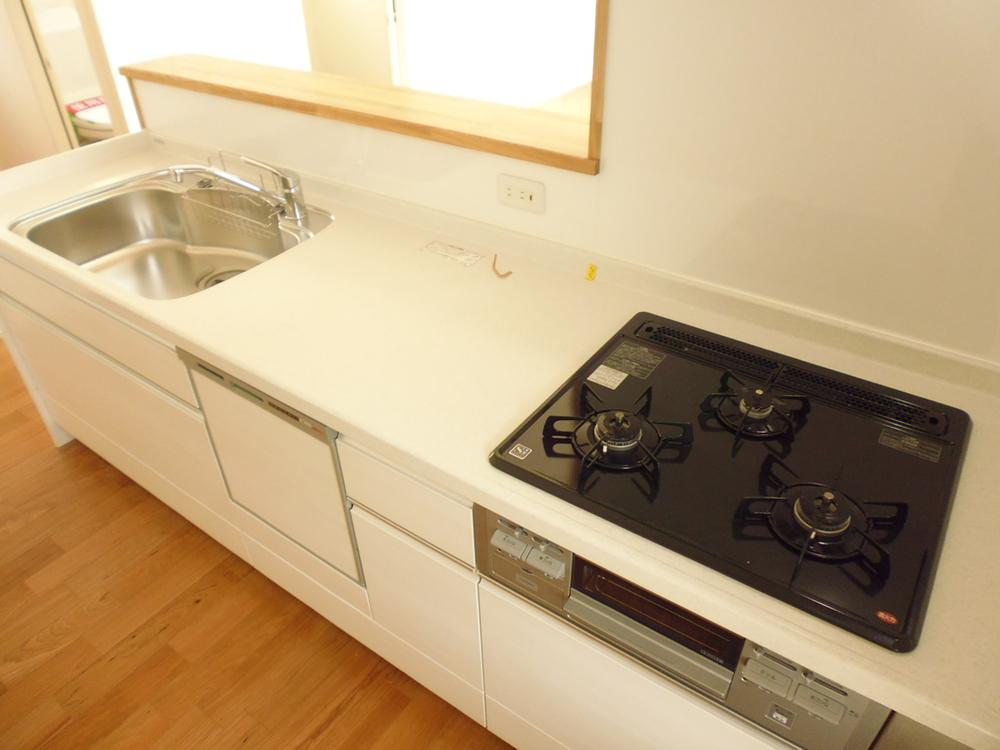 Kitchen.  ■ Kitchen 2