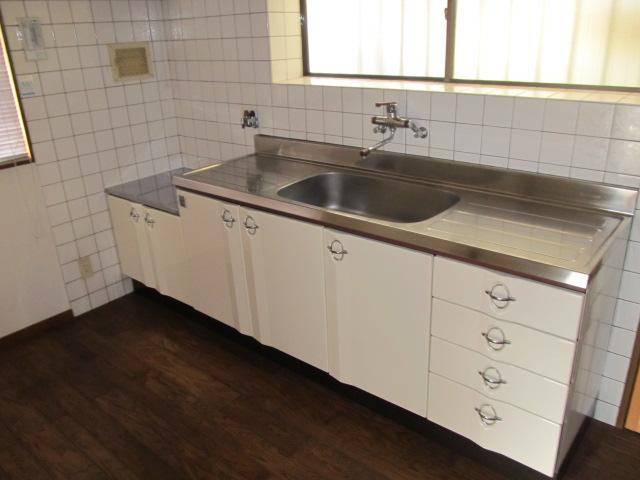 Kitchen. (December 2013) Shooting