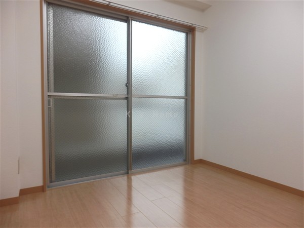 Other room space. Good per sun room