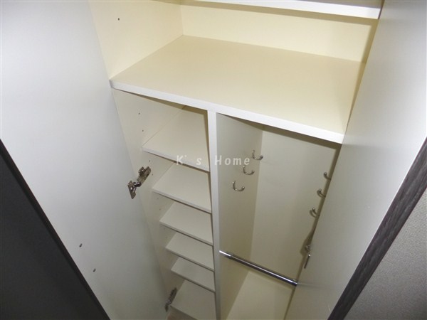 Entrance. With shoe box