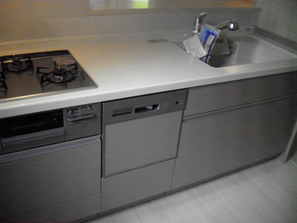 Kitchen. Indoor (12 May 2013) Shooting