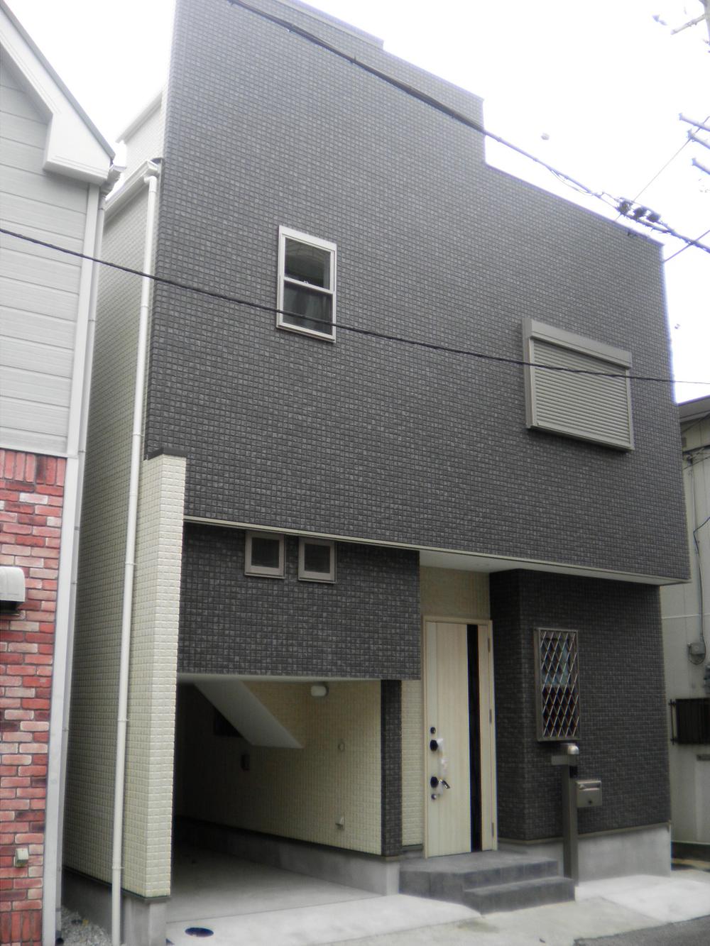 Local appearance photo. Local (12 May 2013) Shooting