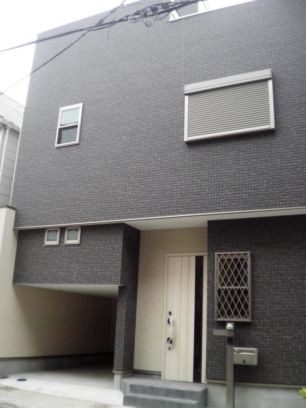 Local appearance photo. Local (12 May 2013) Shooting