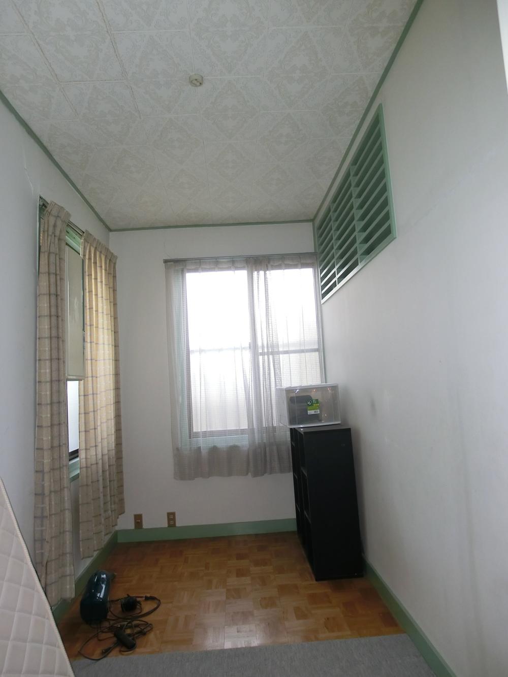 Non-living room. 2 Kaiyoshitsu 5 Pledge