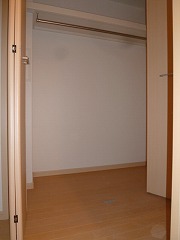 Receipt. Large closet