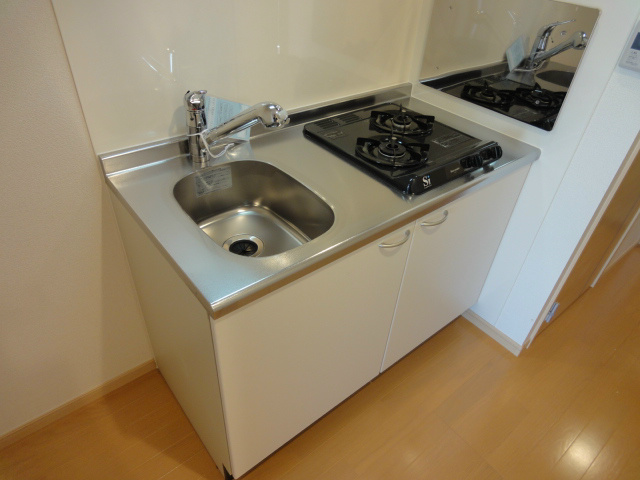 Kitchen. Gas two-burner stove