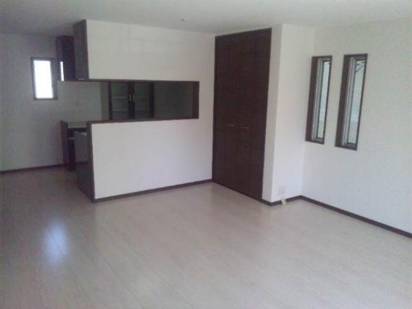 Living. It is clean living of white keynote.