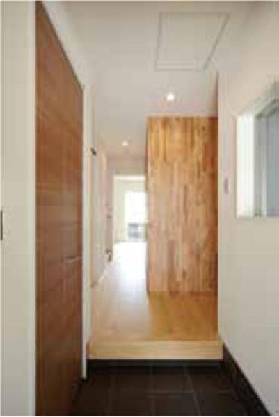 Entrance. Local (11 May 2013) Shooting