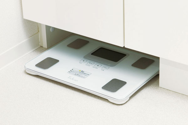 Bathing-wash room.  [Health meter storage space] Be neat clean up the scales to vanity bottom, Health meter storage space is reserved (same specifications)
