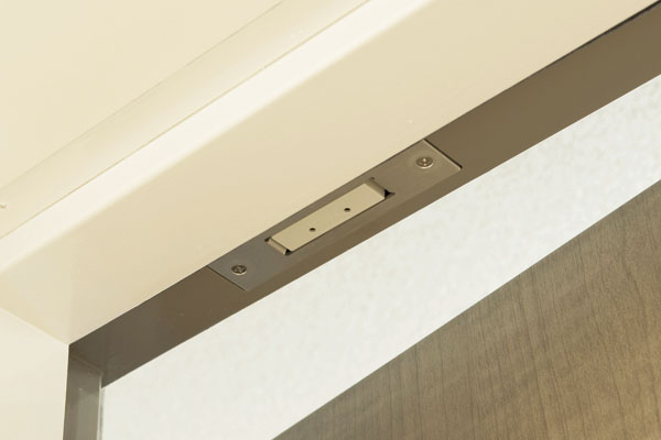 Security.  [Security sensors] Entrance door with security sensors. An alarm sounds and the door is opened during the alert mode, And automatically reported to the security company (same specifications)