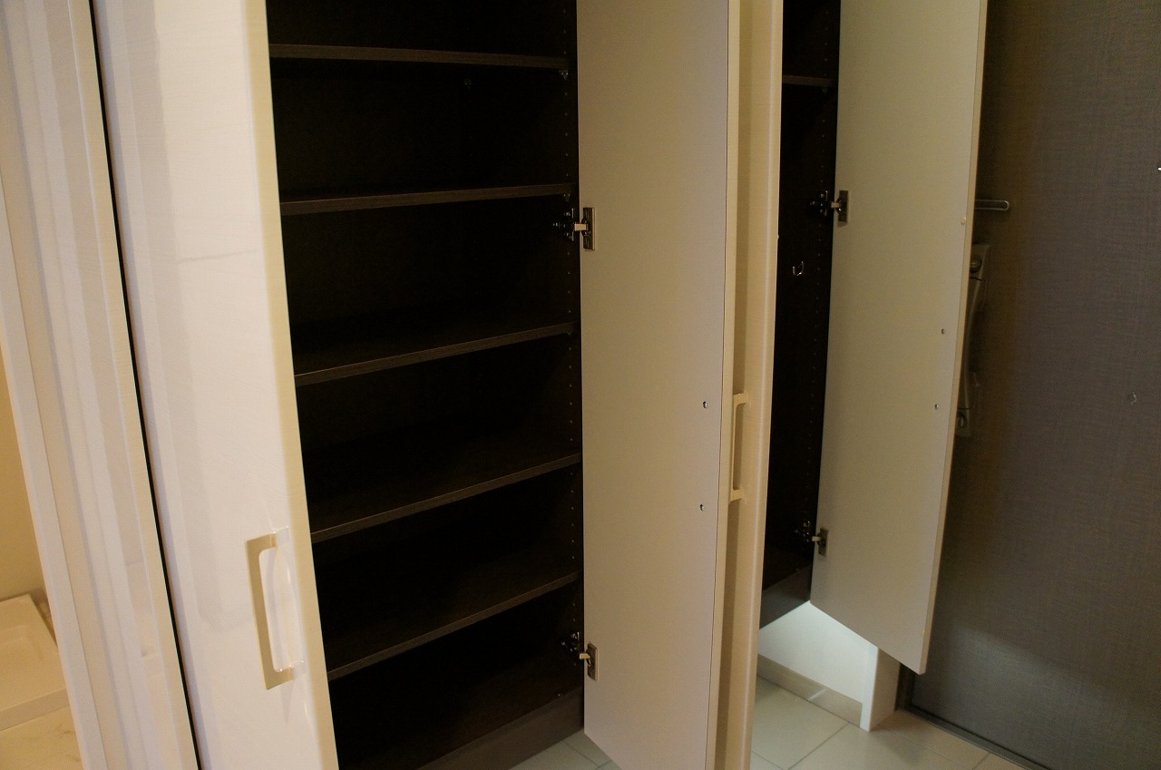 Receipt. shoes ・ Enter a lot, such as umbrella