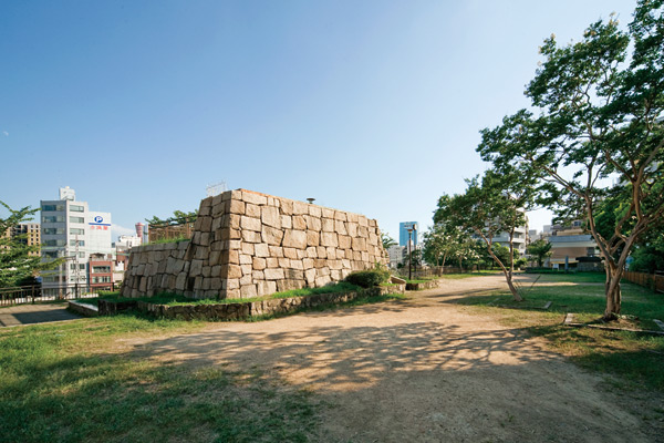 Surrounding environment. Hanakuma park (a 9-minute walk ・ About 650m)