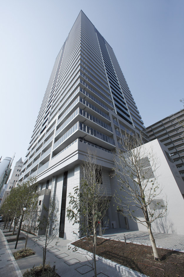 Buildings and facilities. Pomp and Circumstance and the appearance worthy of a landmark "Minato". Abundantly arranged green is played in harmony with the surrounding environment