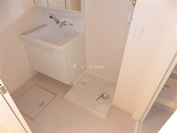 Washroom. Shampoo dresser