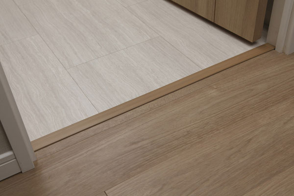 Interior.  [Full-flat design] Not only between each room, Step between the bathroom and powder room have also been eliminated (same specifications)