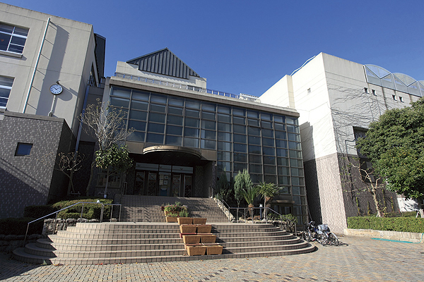Surrounding environment. Municipal uptown elementary school (a 15-minute walk ・ 1140m)