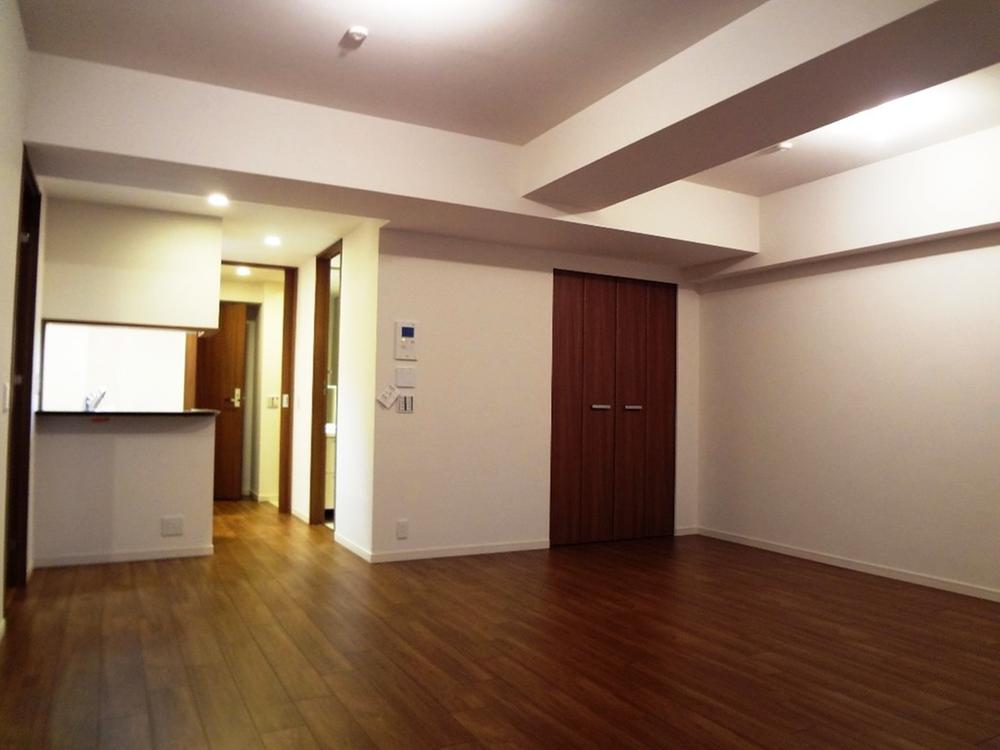Living. Wakore Kobe Masters Residence Living There is floor heating!