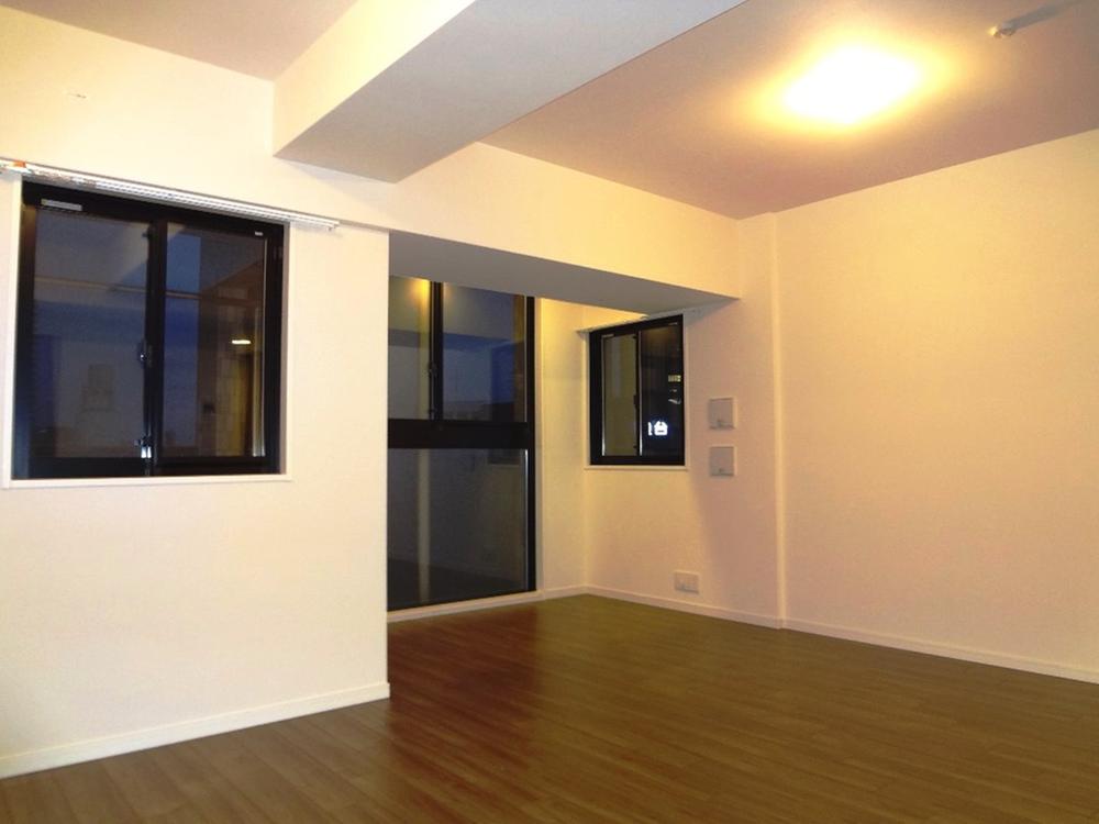 Living. Wakore Kobe Masters Residence living