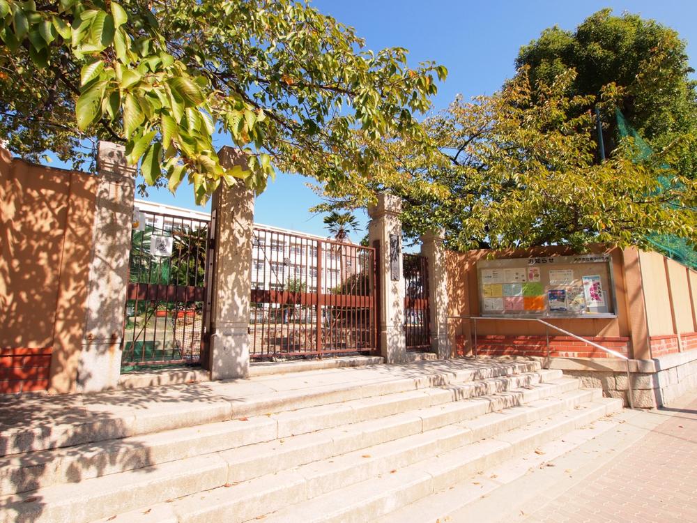 Primary school. Straighten the bright road up to 590m elementary school to municipal clouds elementary school. It is safe in small children. 