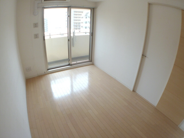 Living and room. But is a different room, Please refer to.