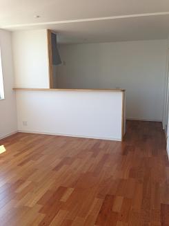 Living. Face-to-face kitchen