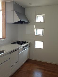 Kitchen. Kitchen to enter the sunshine from the south