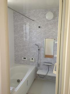 Bathroom. On the same floor as the living [Wash ・ bathroom] 