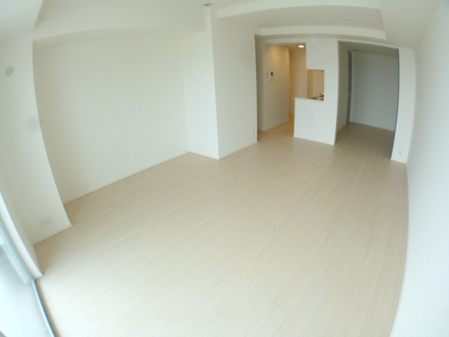 Living and room. It is a photograph of the other rooms. Please for your reference.