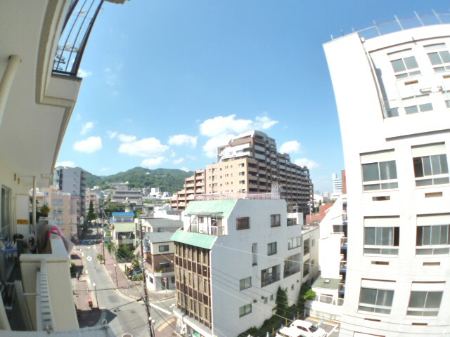 View. It is a photograph of the other rooms. Please reference.